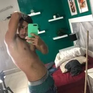 mauricio_brown from stripchat