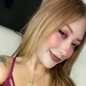 emma_Kitten from stripchat