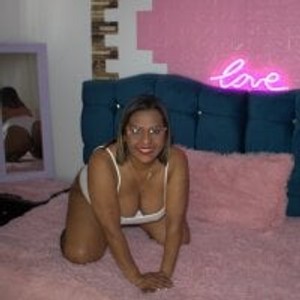 stripchat elizabeth_mature23 webcam profile pic via sexcityguide.com