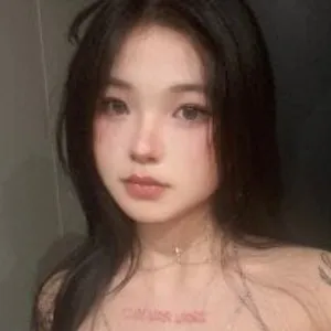 Lyra-2002 from stripchat