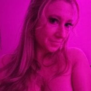 Lily_HornyHousewife's profile picture