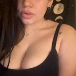 erickaaraee2202 from stripchat