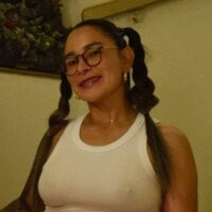 girlsupnorth.com azucena_25 livesex profile in bigclit cams