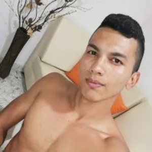 alejo_ragnr from stripchat