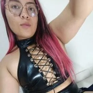 EmmyStrongly from stripchat