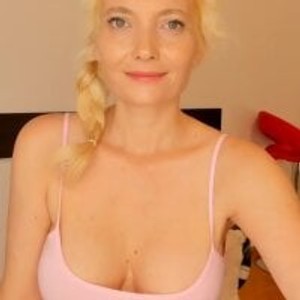 sleekcams.com Bahanalia livesex profile in public cams