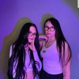 lesbianlivesexcams.com moonbluee_ livesex profile in couple cams