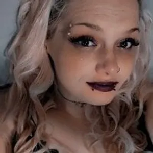 laced-up-Queen19xx from stripchat
