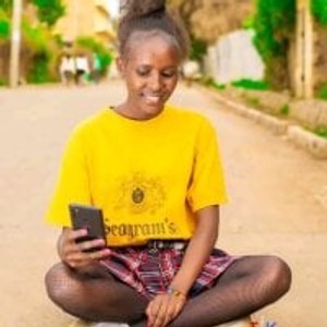 pretty-effortless webcam profile - Kenyan