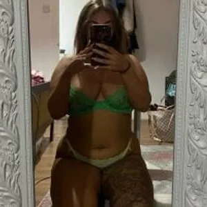 Spicy_Mama99 from stripchat