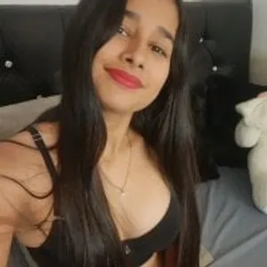 Latingirl_Jm from stripchat