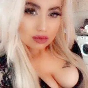 Blossombow69 from stripchat