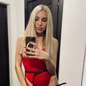 FoxsiN- from stripchat