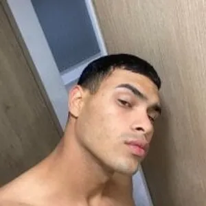 mikeelopz from stripchat