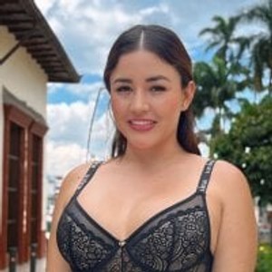 onaircams.com SophiiEvans livesex profile in public cams