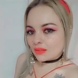 charlote_delux from stripchat