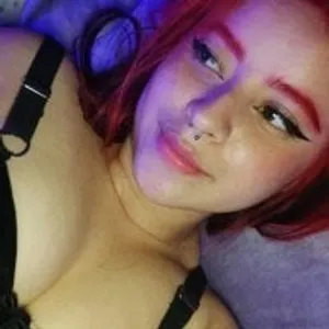 milly-red from stripchat