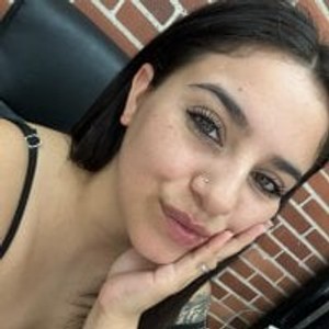 livesex.fan alyssa_magiic livesex profile in swinger cams