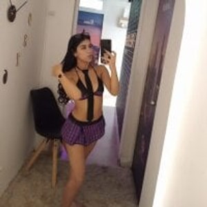 sexcityguide.com little_sophie18 livesex profile in bestprivates cams