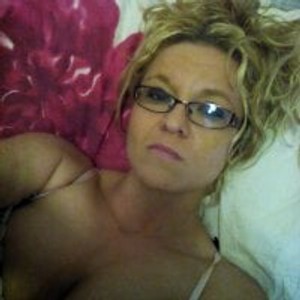 Lovemytulips69's profile picture