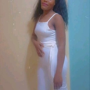 Lavis_1 webcam profile - Kenyan