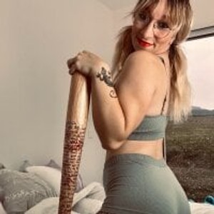 show2cam.com Lady-And-Queen livesex profile in swinger cams