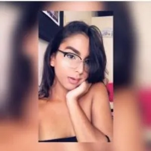 sara_lestrage from stripchat