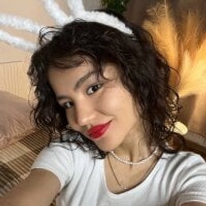 sleekcams.com MoonliUwu livesex profile in asmr cams