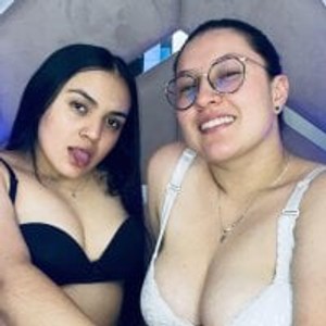 onaircams.com rebecaandpamela livesex profile in public cams