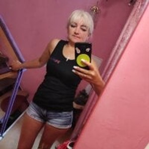 free6cams.com SweetLeila40 livesex profile in mature cams