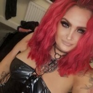 Dangerousdomino webcam profile - British