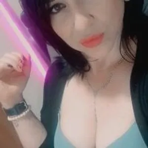 camil_milfdream from stripchat