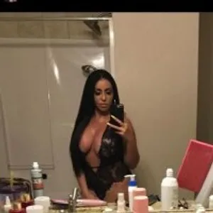 QueenAlana from stripchat