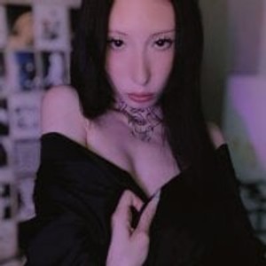 Camgirl is actually offline