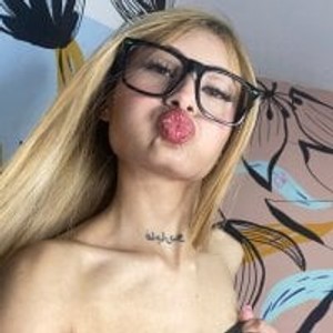 sexcityguide.com Connie_20 livesex profile in private cams