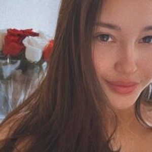 girlsupnorth.com BiankaKiss18 livesex profile in shaven cams