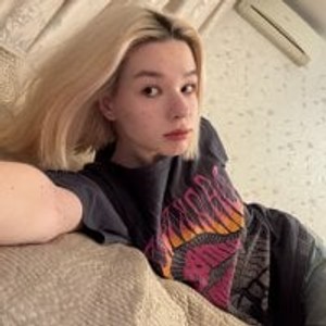 livesex.fan VvellsLee livesex profile in goth cams