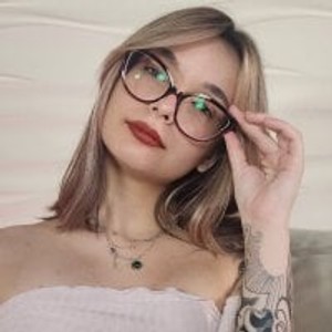 girlsupnorth.com alita_angelo livesex profile in lovense cams