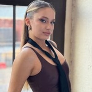 sleekcams.com EsmaBritt livesex profile in asmr cams