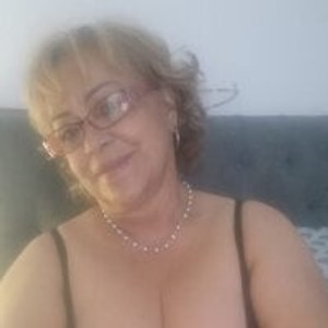 sleekcams.com yoyiz_love livesex profile in house cams