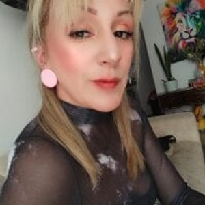 sexcityguide.com Sammykatt livesex profile in latina cams