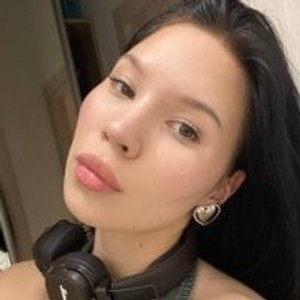 cheapadultsexcams.com lunalunaa livesex profile in heels cams