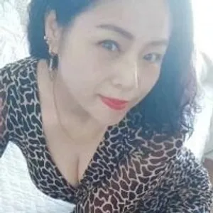 zhenzhen1 from stripchat