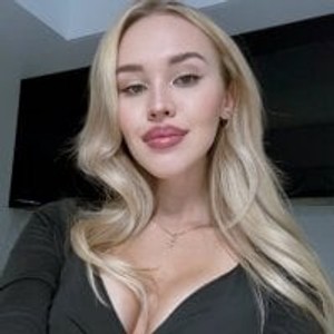 Camgirl is actually offline