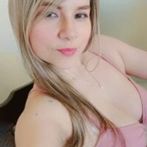 sexcityguide.com SelenaHera livesex profile in milf cams