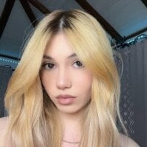 livesexr.com MoireDownton livesex profile in asmr cams