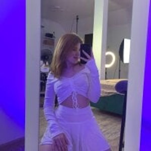 Cam girl Kira_Jones