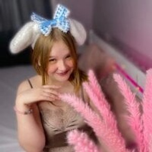 girlsupnorth.com Mary_Greene livesex profile in shaven cams