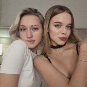 stripchat SynneEnderby Live lesbian Webcam Featured On lesbianlivesexcams.com