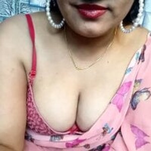 sexcityguide.com milf-kaira livesex profile in lovense cams